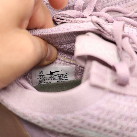 Nike Air VaporMax 2021 Flyknit Shoes Women's Size 7.5 Purple Sneakers DC9454-500 - Picture 3 of 10